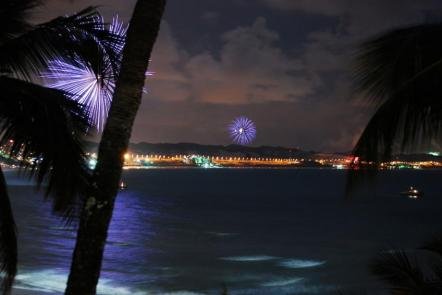 Praia de Ponta Negra no reveillon - Foto: Beraldo Leal (Licença-cc-by-sa-2.0)