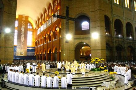 O santuario recebe por ano mais de 8 milhões de peregrinos - Foto: Miguel Schincariol