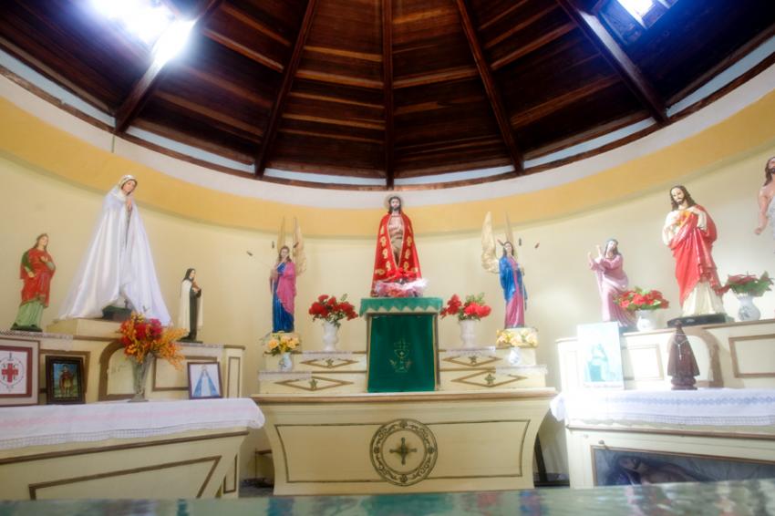 Altar mor no interior da Igreja Nosso Senhor Bom Jesus de Paranapiacaba - Foto: Rubens Chiri