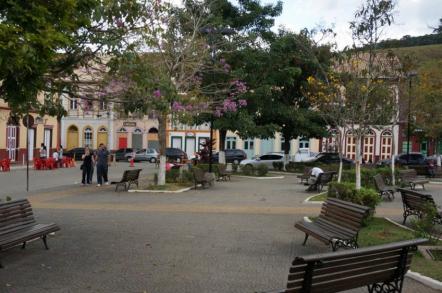 Praça Oswaldo Cruz - Foto: Edson Aoki-li30
