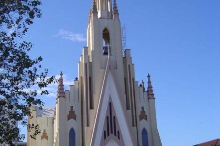 Catedral do Cristo Rei - Foto: Paulo Camelo (Licença-cc-by-sa-3.0)  