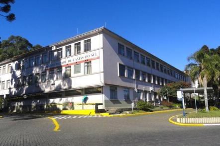 Reitoria da universidade de Caxias do Sul - Foto: Tetraktys (Licença-cc-by-sa-3.0)