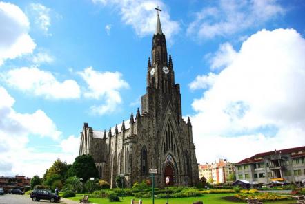 Nossa Senhora de Lourdes (uma das atrações turísticas de Canela - Foto: Tiago Fioreze (Licença-cc-by-sa-3.0)