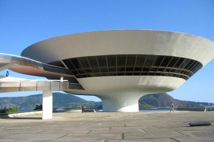 Museu de Arte Contemporânea de Niteroi - Foto: Phx-de - (Licença cc-by-sa-2.5)