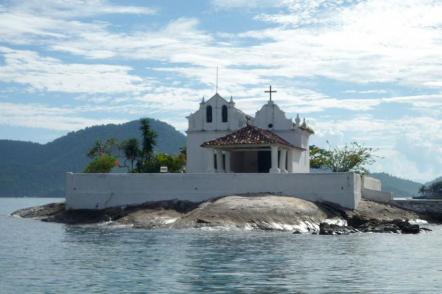 Igreja do Bomfim na Ilha de Angra - Foto: Fulviusbsas (Licença Dominio publico)