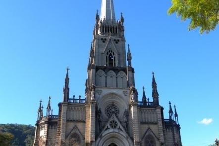 Catedral de Petrópolis - Foto: Jorge Antonio de Oliveira Vicente - (Licença cc-by-sa-3.0)