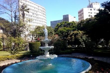 Centro da cidade visto da Universidade Católica de Petrópolis - Foto: Daniel Sant-Anna Lisboa - (Licença cc-by-sa-4.0)