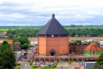 Catedral de Nossa Senhora da Glória (construida em estilo germânico em 1957 (Licença-Dominio publico)