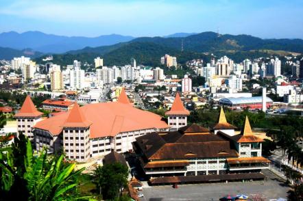 Vista da região central da cidade - Foto: Relogar1 (Licença-Dominio publico)