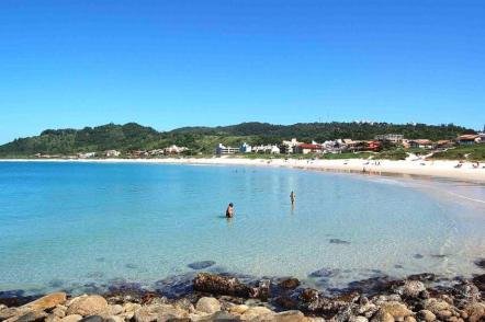 Praia de Quatro Ilhas - Foto: Gohanrs (Licença-Dominio publico)
