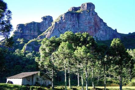 Pedra da Águia, uma das paisagens mais fantasticas de Urubicí - Foto: Nelson Tonon (Licença-Dominio publico)