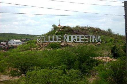 Letreiro Roliude (hollywood) Nordestina - Foto: Carlos Dandrea (Licença-cc-by-sa-3.0)
