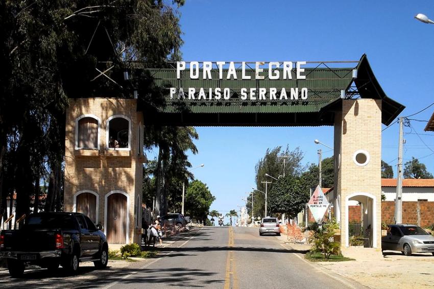 Portico de entrada de Portalegre - Foto: Marcos Elias de Oliveira Junio (Licença-cc-by-sa-1.0)