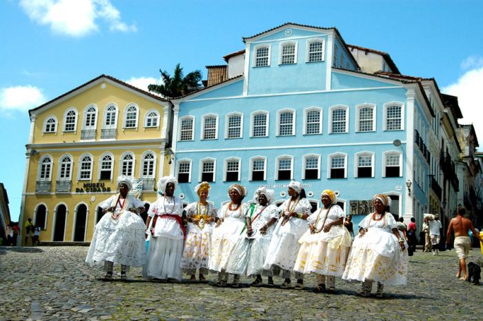 Baianas no Largo do Peourinho - Foto: Jota Freitas