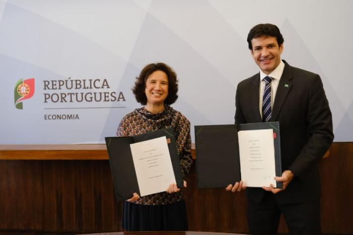 Ministro e secretária do Turismo de Portugal 