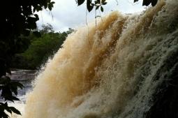 Cachoeira de Iracema - Presidente Figueredo -Foto: Girlene Medeiros - G1