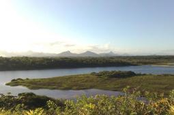 Lagoa de Carais (Guarapari)- Foto: Moreno Furtado de Sousa (Licença-cc-by-sa-2.0)