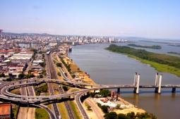 Rio Guaíba (Porto Alegre-Rs) Foto: Ayraliski (Licença: CC-BY-SA-2.0)