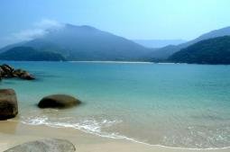 Ilha do Prumurin (Praia do Prumirin) Ubatuba-Sp - Foto: Loucos por Praia