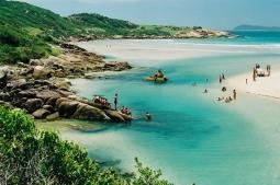 Praia de Guarda do Embau (Palhoça) - Foto: Belatur
