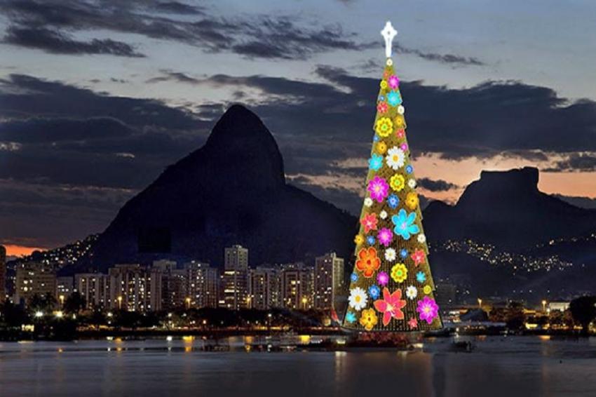 Árvore de Natal na Lagoa no Rio de Janeiro Região Sudeste Do Brasil