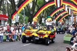 Oktoberfest de Santa Cruz - Desfile - Foto: Site Oktoberfest de Santa Cruz