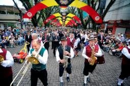 Oktoberfest de Santa Cruz - Desfile - Foto: Site Oktoberfest de Santa Cruz