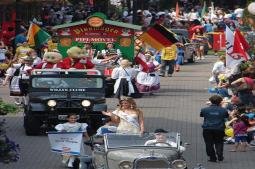 Desfile Oktoberfest - Foto: Jaime Batista da Silva (Divulgação)