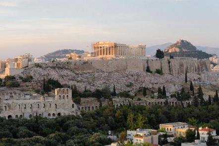Acropole de Atenas com o Partenon no topo - Foto: Christophe Meneboeuf (Licença-cc-by-sa-3.0)