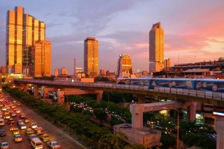 Vista do distrito de Sathon - Foto: Diliff (Licenca-cc-by-sa-3-0)