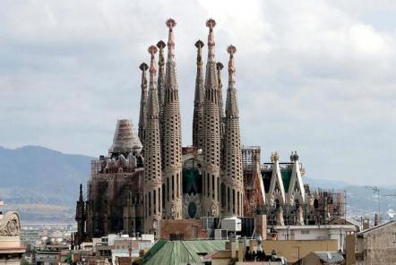 Templo expiatorio da Sagrada Familia - Foto: Bernard Gagnon (Licença-cc-by-sa-3.0)