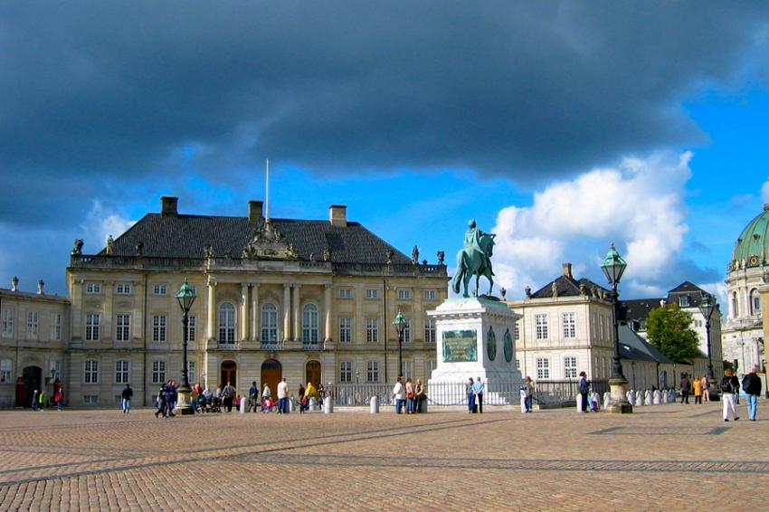 Palacio de Amalienborg (residÃªncia da famÃ­lia real dinamarquesa) - Foto: Mariusz Pazdziora (LicenÃ§a-cc-by-sa-3.0)