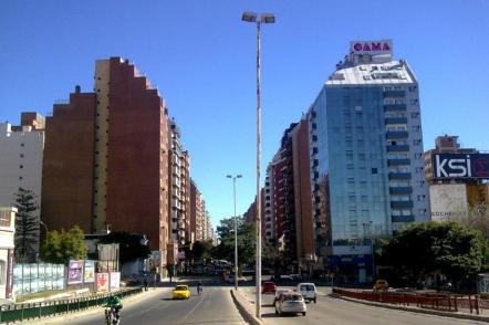Avenida Amadeo Sabattini - Foto: Alakasam