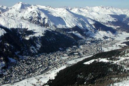 Montanhas perto de Davos durante o inverno - Foto: Flyout (Licença-cc-by-sa-3.0)