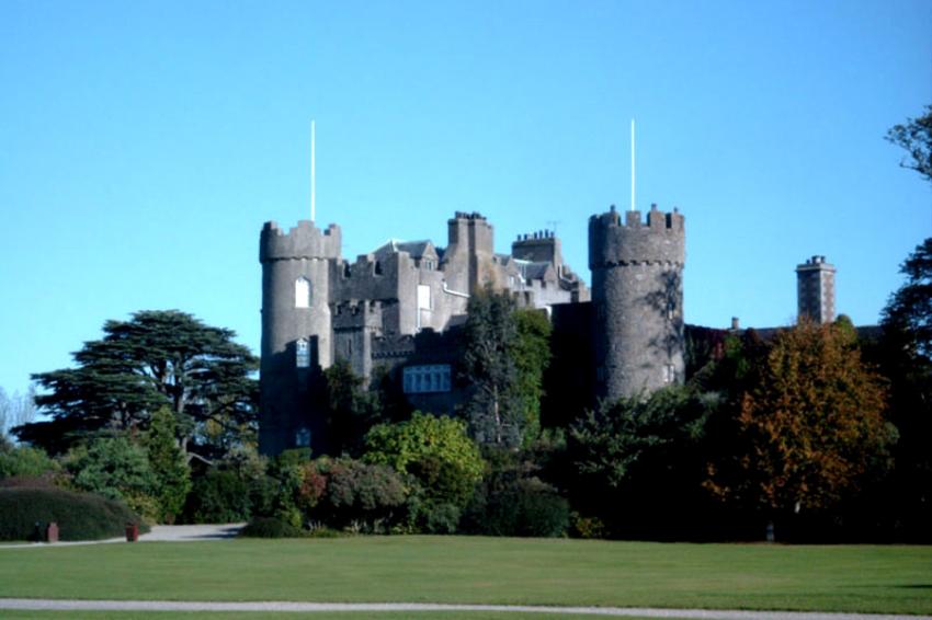 Castelo Malahide em estilo medieval - Foto: (Licença-cc-by-sa-3.0)