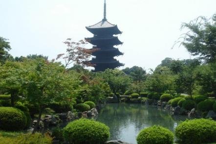 Toji pagoda in Kyoto - Foto: Simone Urbinati (Licenca-cc-by-sa-3-0)