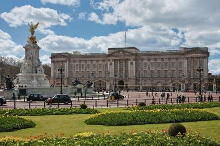 Palacio de Buckingham - Foto: Diliff (Licença-cc-by-sa-3.0)