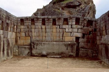 Templo principal - Foto: Colegota (Licenca-cc-by-sa-2-5)