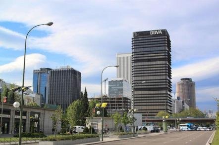 Azca (um dos centros financeiros da cidade) - Foto: Dimo Dimov (Licença-cc-by-sa-2-0)