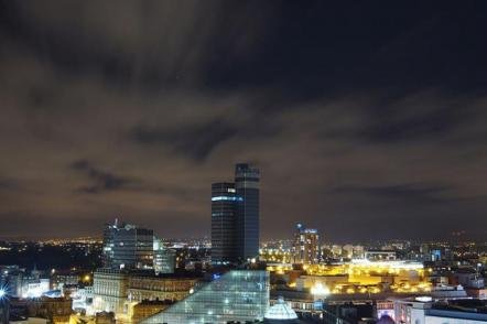 Vista panoramica à noite - Foto: Baresi Franco (Licença-cc-by-sa-3.0) Vista panoramica à noite - Foto: Baresi Franco (Licença-cc-by-sa-3.0)