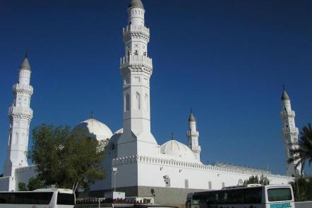 Mesquita Quba a primeira mesquita da historia - Foto: Adiput (Licença-Dominio publico)