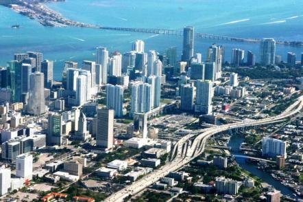 Vista aérea centro do financeiro - Foto: Ron Reiring