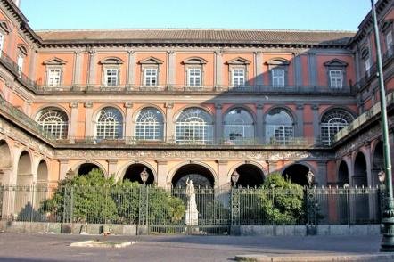 Fachada do Palacio Real - Foto: Giardino D Italia (Licença-Dominio próprio)