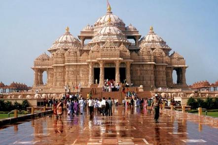 O Templo de Akshardham (celebre Templo Hindu) - Foto: Swaminarayan Sanstha (Licença-cc-by-sa-3-0)