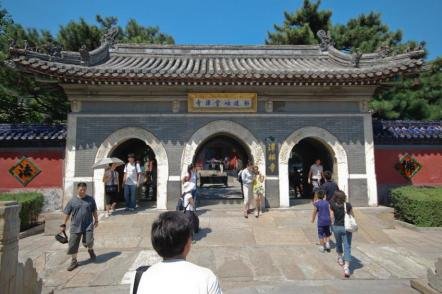 Templo Tanzhe, fundado em 307 durante a dinastia Jin - Foto: Cygnus78 (Licenca-cc-by-sa-2-0)