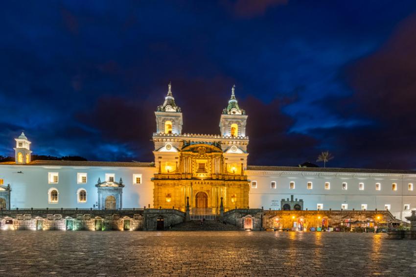 Praça e Convento de São Francisco  - Foto: Diego Delso
