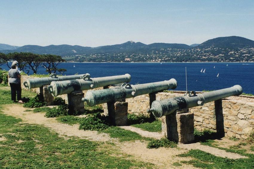 Canhões de Saint Tropez - Foto: Bernard Gagnon (Licença-cc-by-sa-3.0)