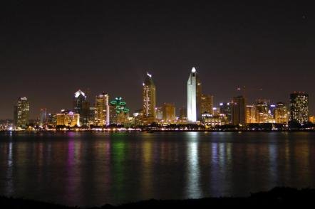 San Diego Skyline At Night - Foto: Whoismanu