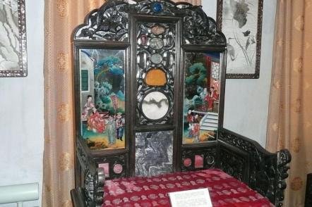 Trono do Imperador Kangxi - Foto: Brcke Osteuropa (Licença: Dominio publico)