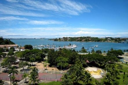 Orla da Praia do Canto e Ilha do Frade - Foto: Erickcoser (Licença-Dominiopublico)